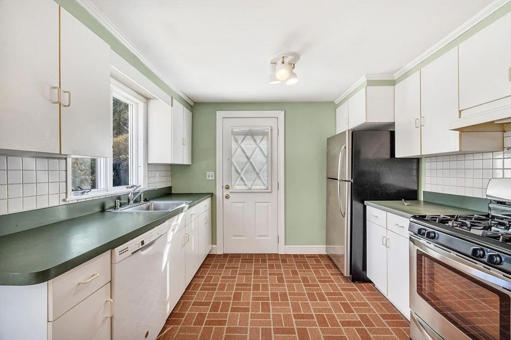 Photo of 17 Walters Ave