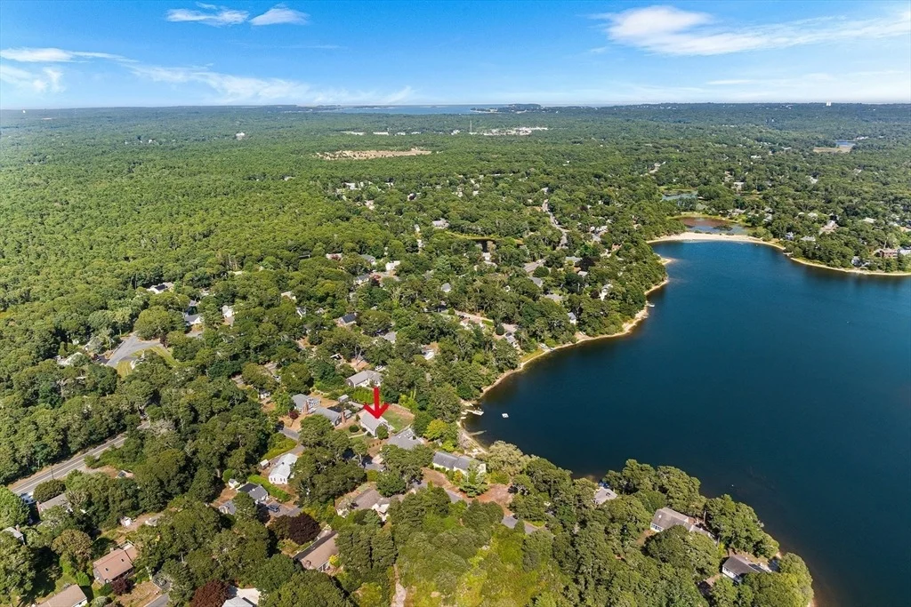 Photo of 10 Lakeside Ter