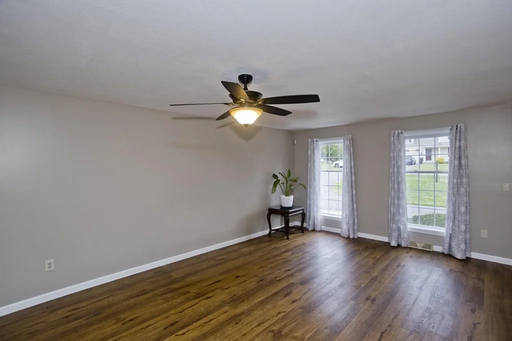 Photo of 76 Shaker Rd
