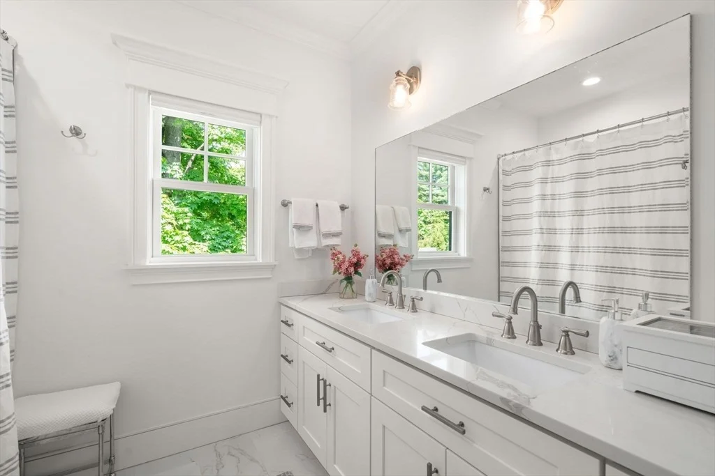 Photo of 33 Hickory Rd