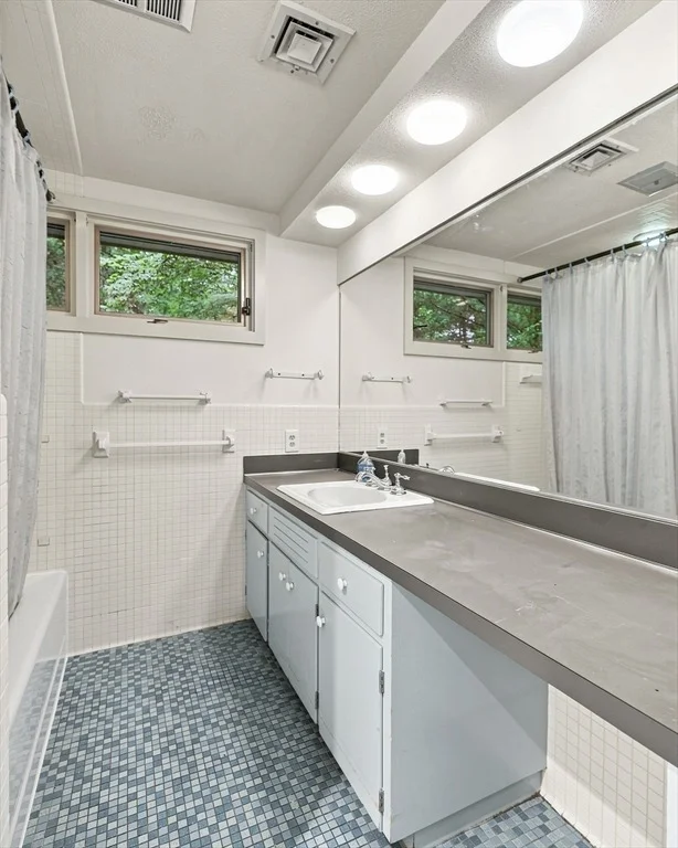 Photo of 8 Morgan Cir