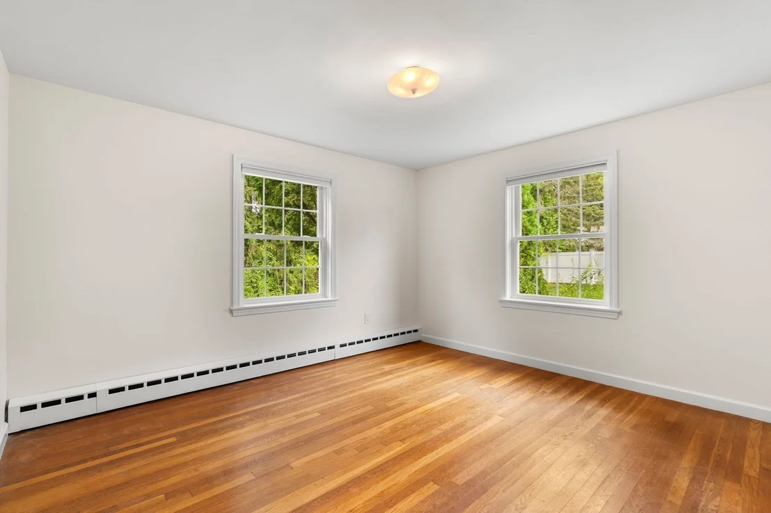 Photo of 369 Main St