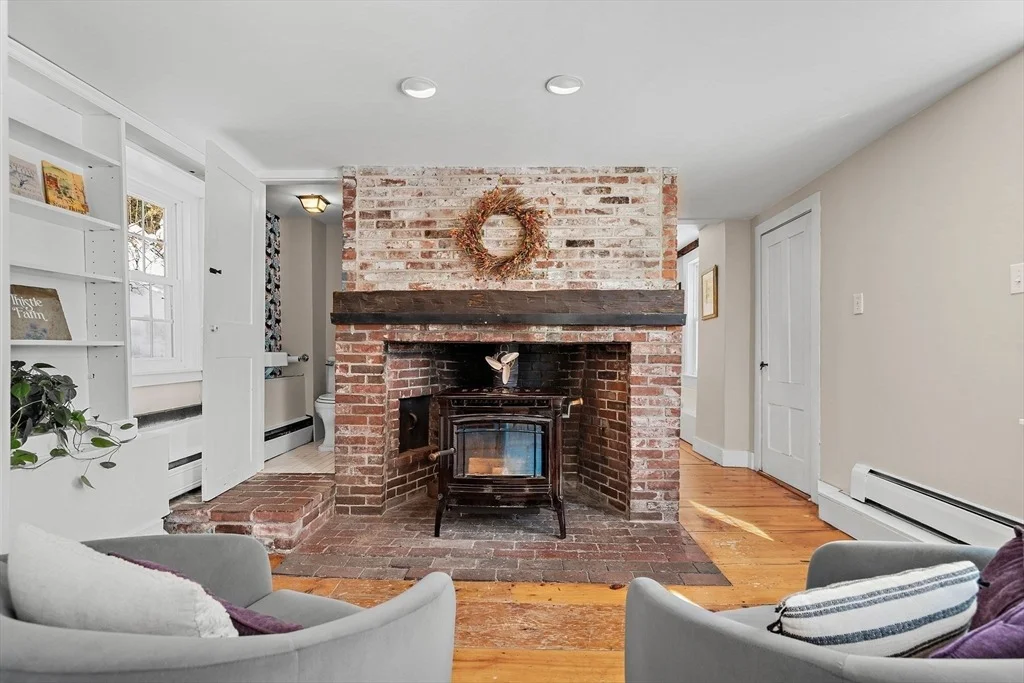 Photo of 280 W Acton Road