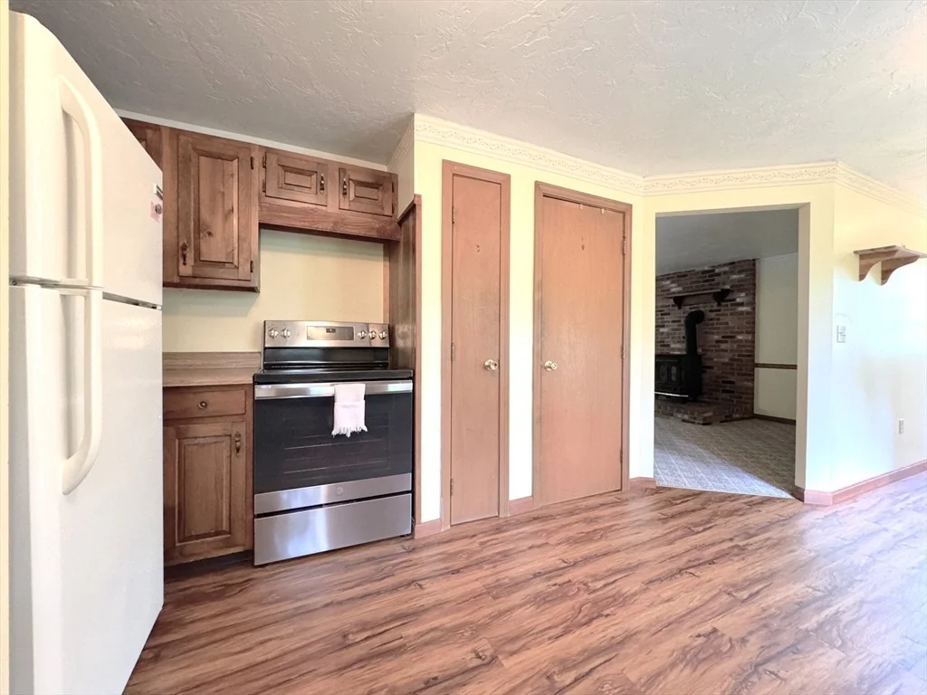 Photo of 107 Douglas Pike