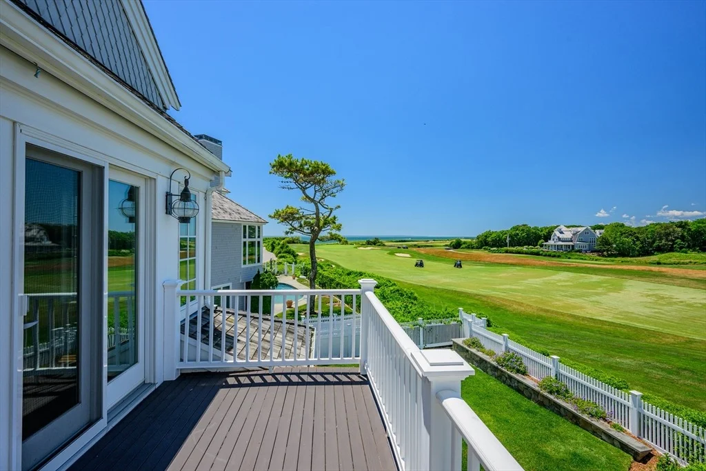 Photo of 129 Shore Dr W