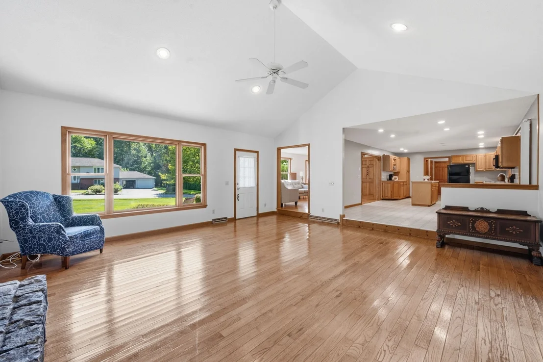 Photo of 22 Grassy Meadow Rd
