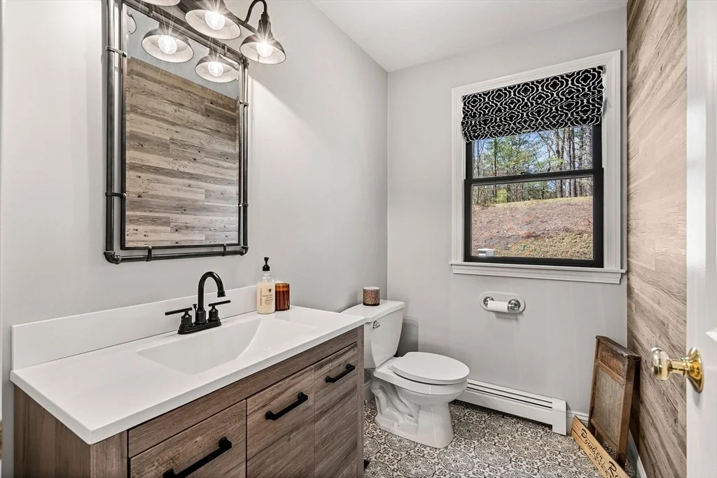 Photo of 39 Lovers Ln