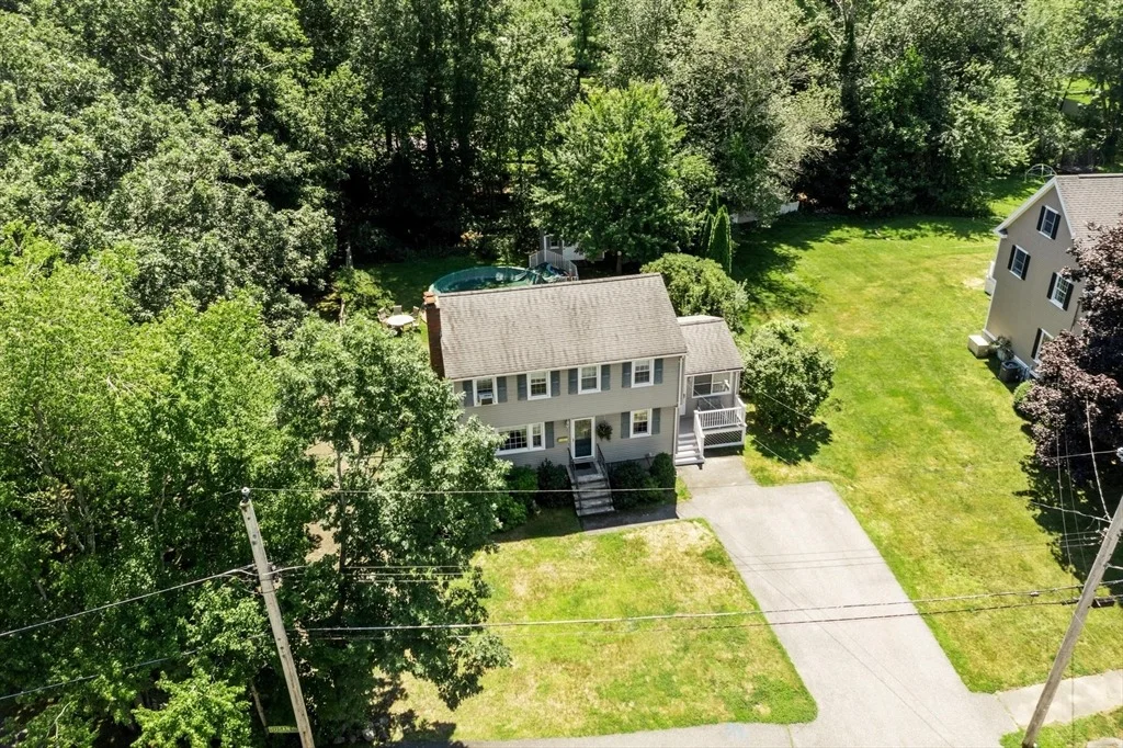 Photo of 7 Susan Dr