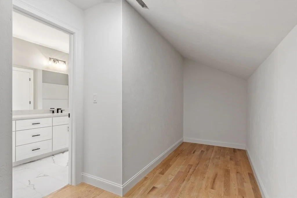 Photo of 96 Middlesex Ave