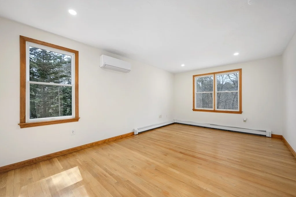 Photo of 296 Commons Way
