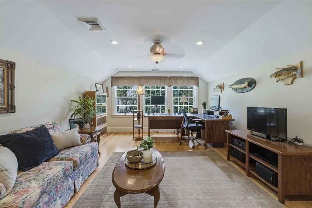 Photo of 2 Bayberry Ln