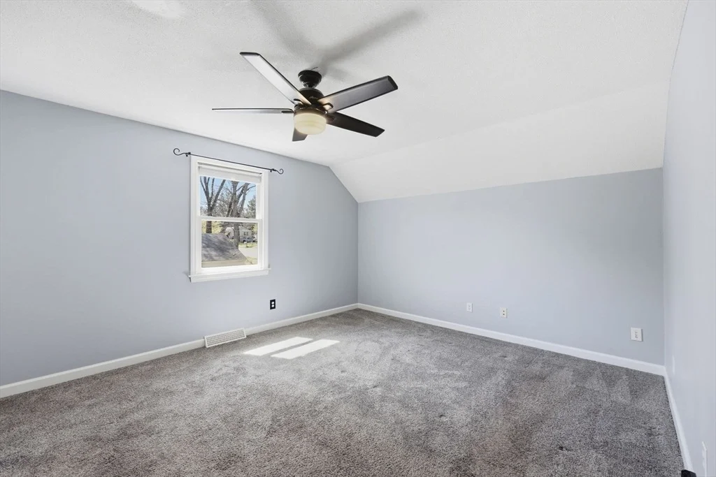 Photo of 33 Winding Ln