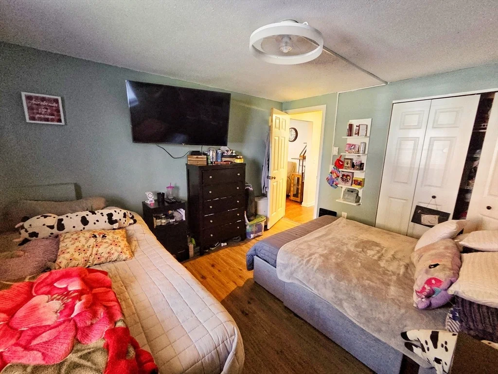 Photo of Unit B at 3 Maple Crest Cir