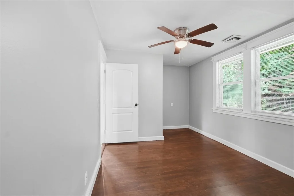 Photo of 14 Saint Elmo Rd