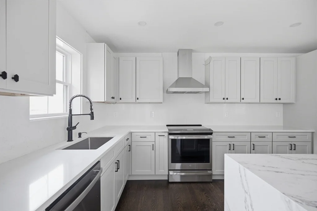 Photo of 61 Mcalee Ave