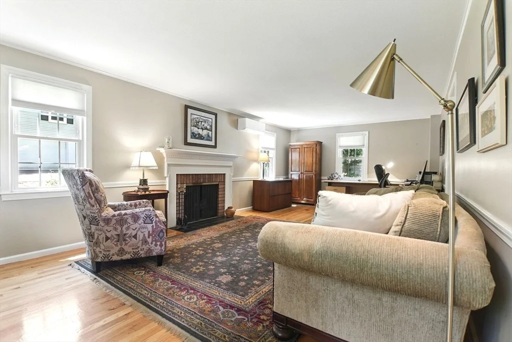 Photo of 230 Meadowlark Dr