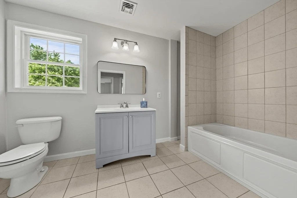 Photo of 8 Woods Hill Cir