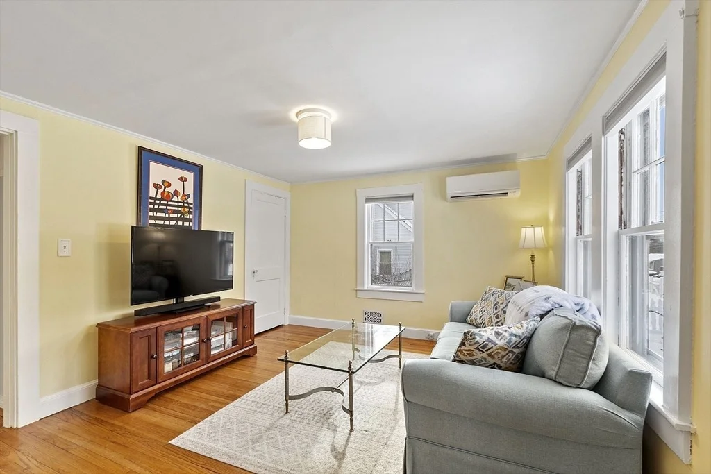 Photo of 232 Lowell St