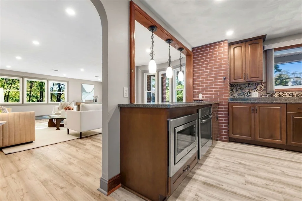Photo of 97 Oak St