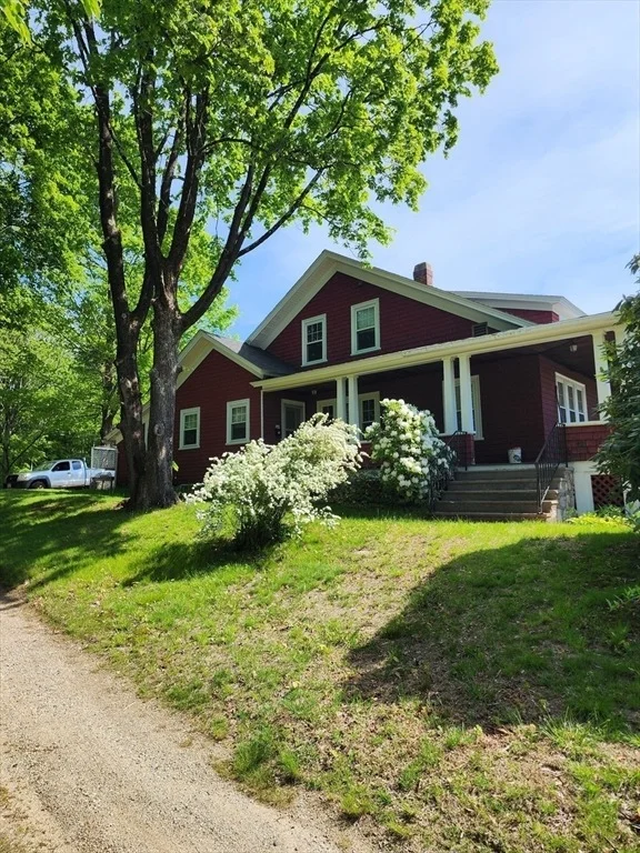 Photo of 72 W Main St