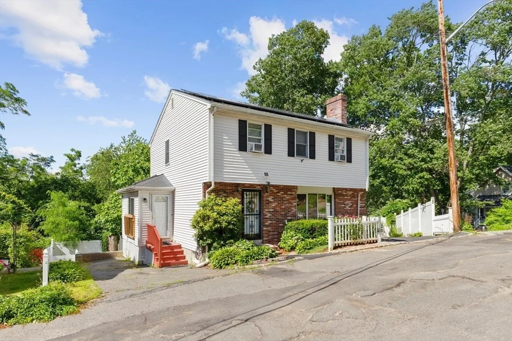 Photo of 70 Crescent Lane