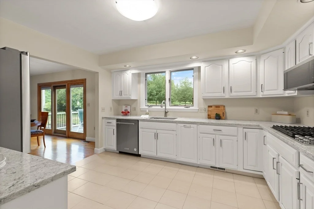 Photo of 323 Robert Rd