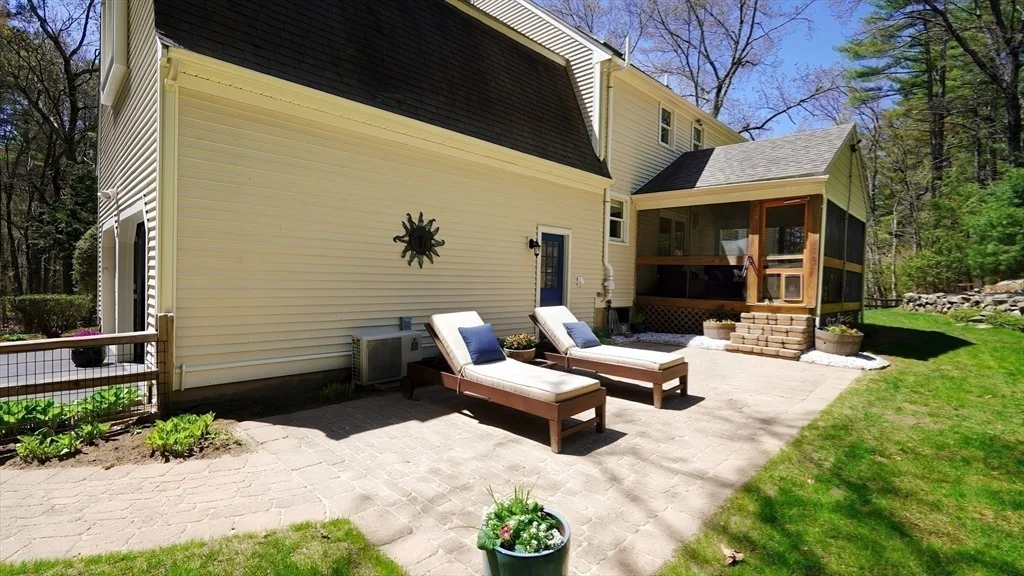 Photo of 4 Oak Dr