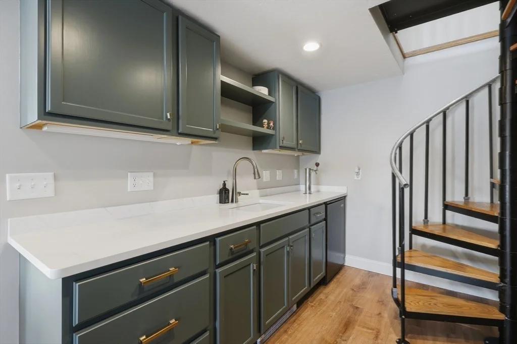 Photo of 411B Lake Avenue