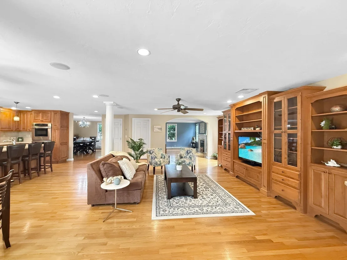 Photo of 5 Swan Cir