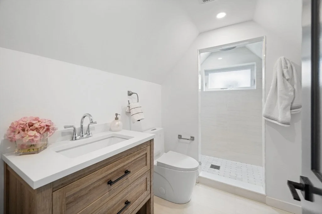Photo of 9 Vinal Ave