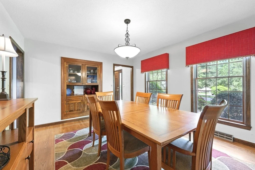 Photo of 2 Cedar Oak Dr