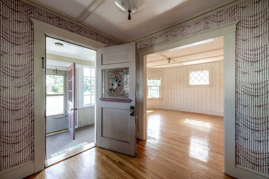 Photo of 7 Kent Cir