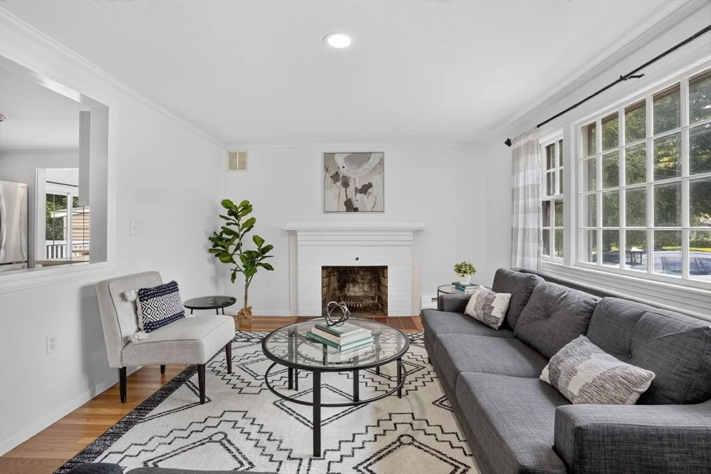 Photo of 8 Charlotte Dr