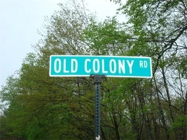 Photo of 45 Old Colony Rd