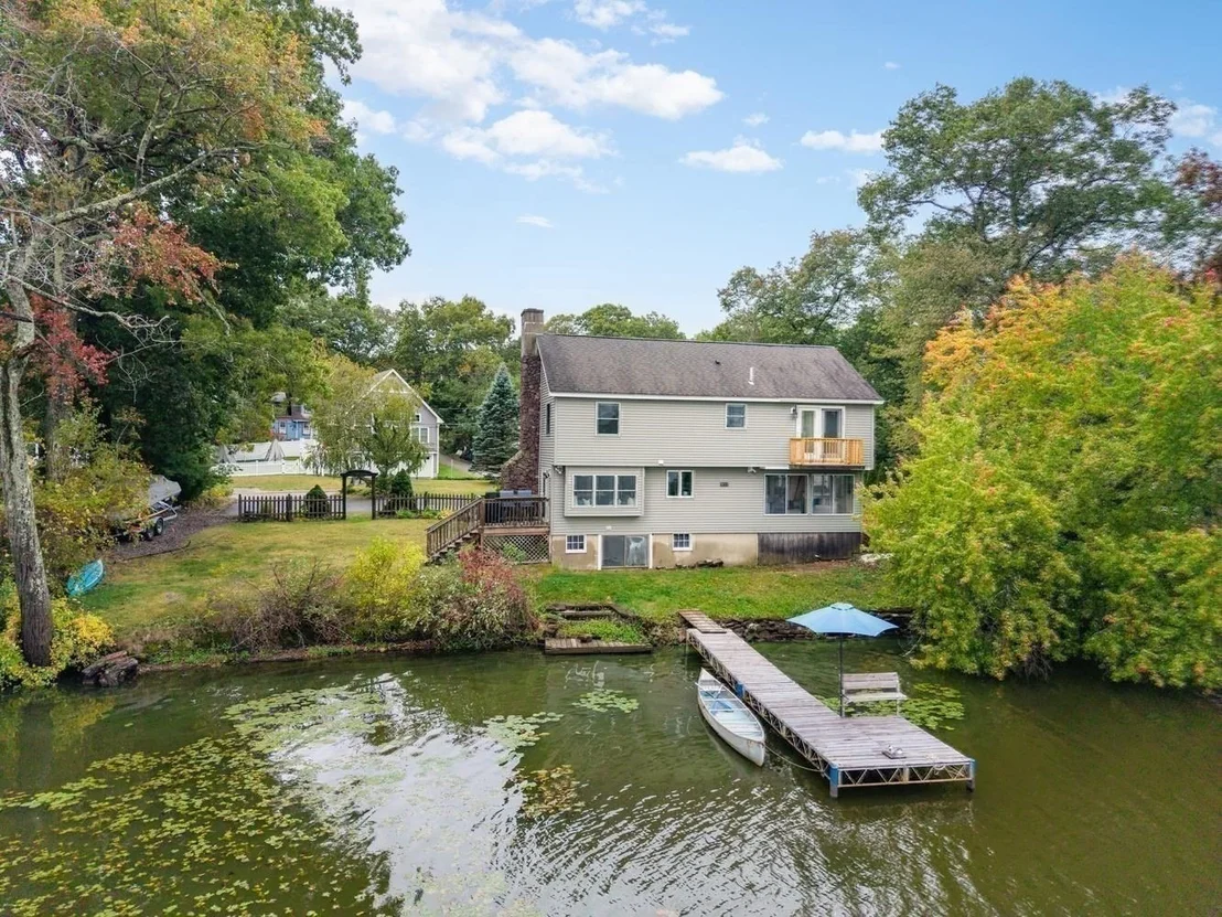 Photo of 35 Lakeside Blvd