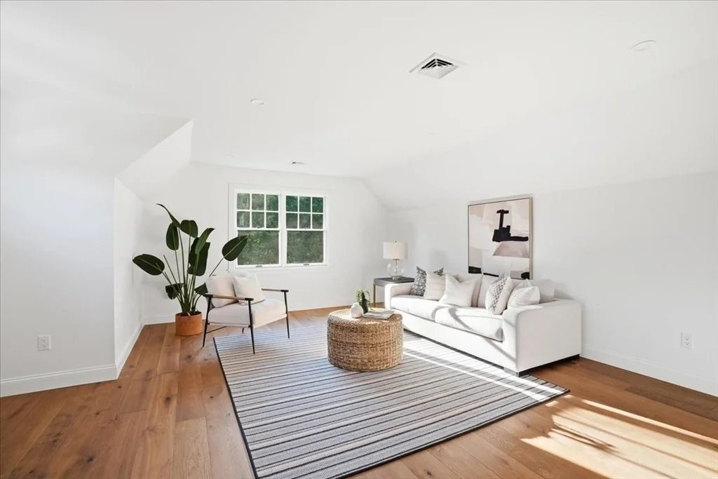 Photo of 5 Tucker Lane