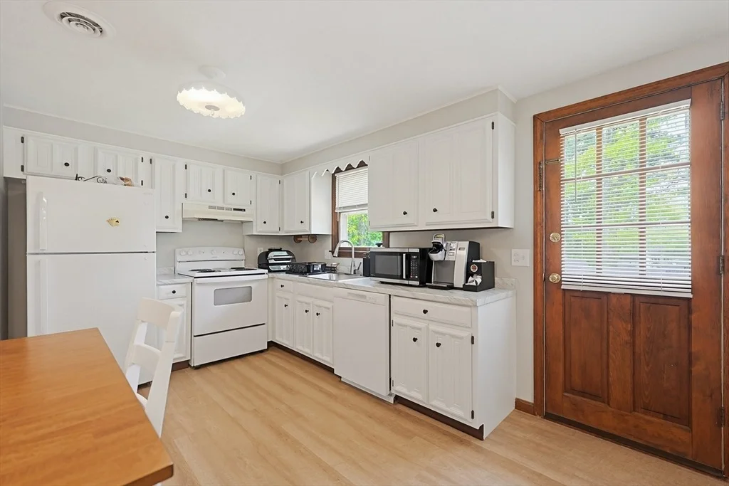 Photo of 37 Roberta Avenue