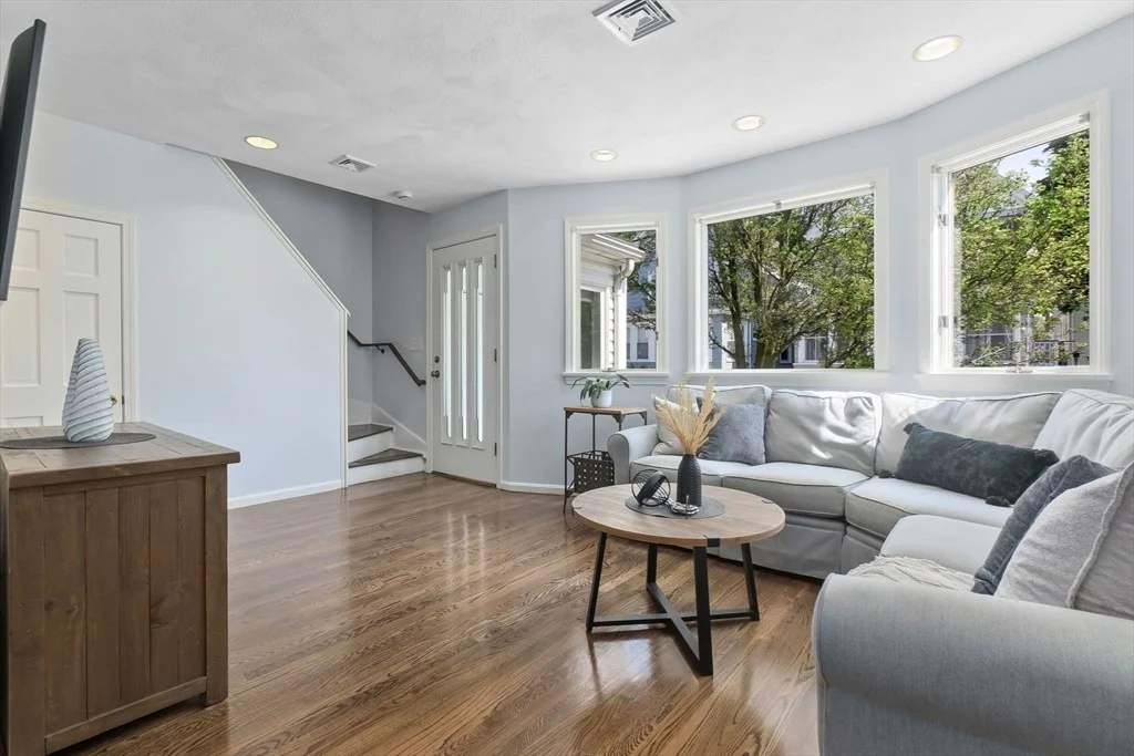 Photo of 194 Springvale Ave