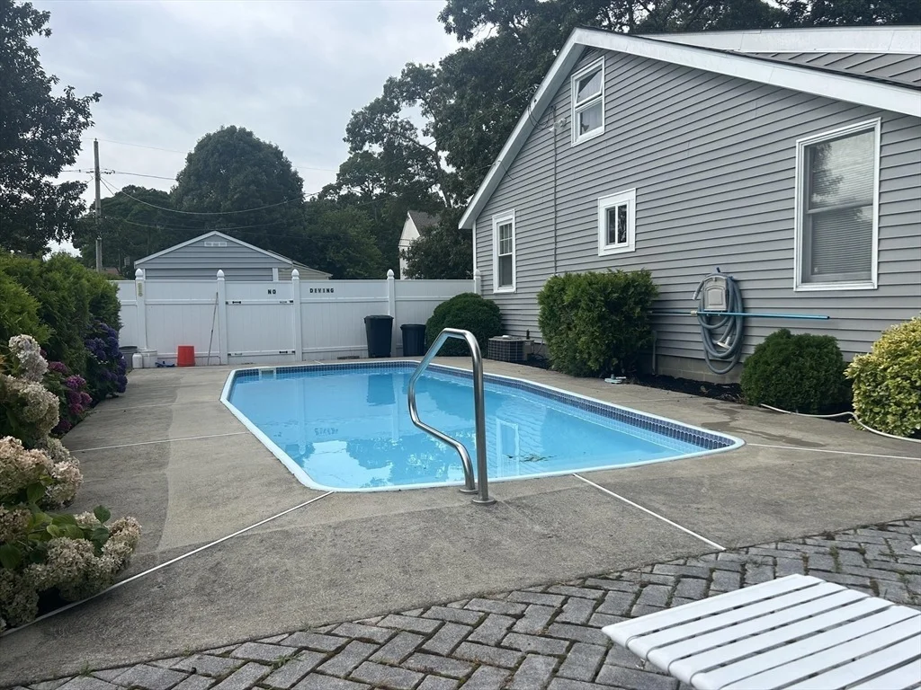 Photo of 15 Broadmarsh Ave