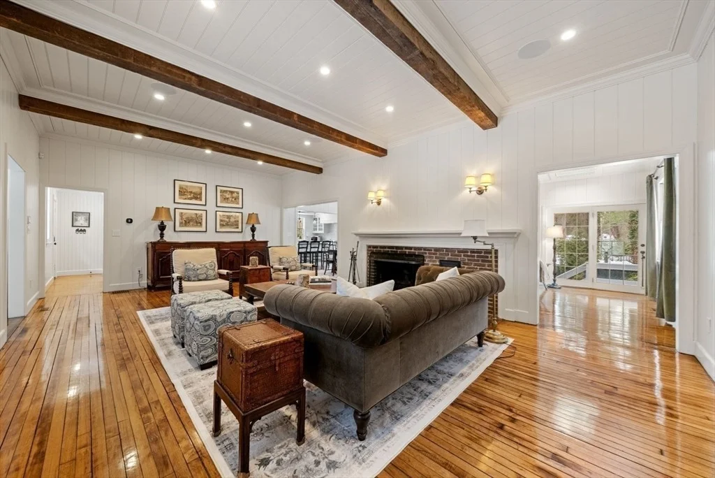 Photo of 25 Longmeadow Road