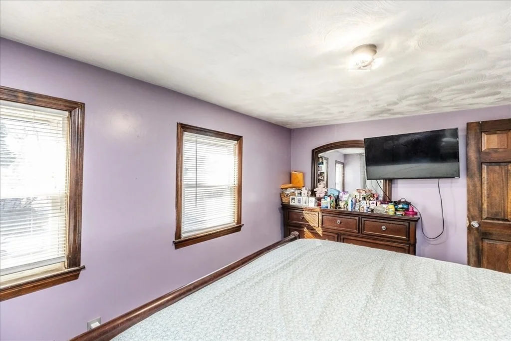 Photo of 13 Deering Ave
