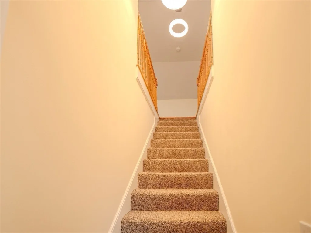 Photo of 33 Lakeside Dr