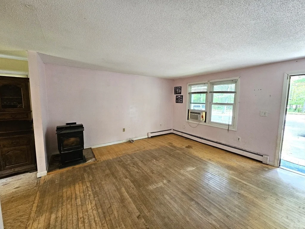 Photo of 405 Cooper Hill Rd
