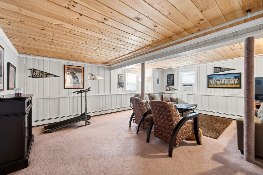 Photo of 81 Warfield Avenue