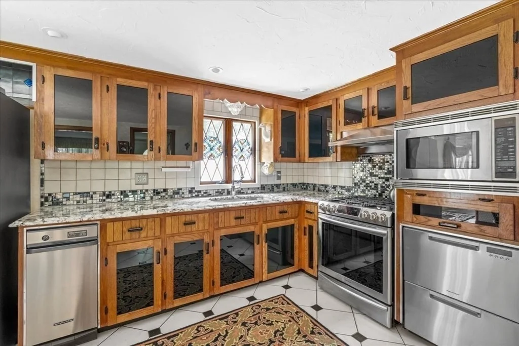 Photo of 28 Lawrence Rd