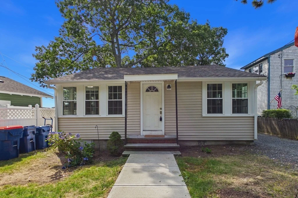 Photo of 6 Pinehurst Dr