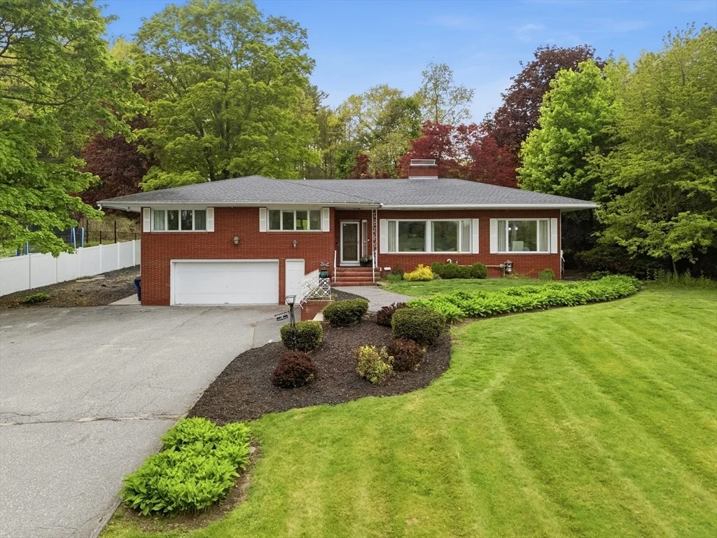 Photo of 1310 Mammoth Rd