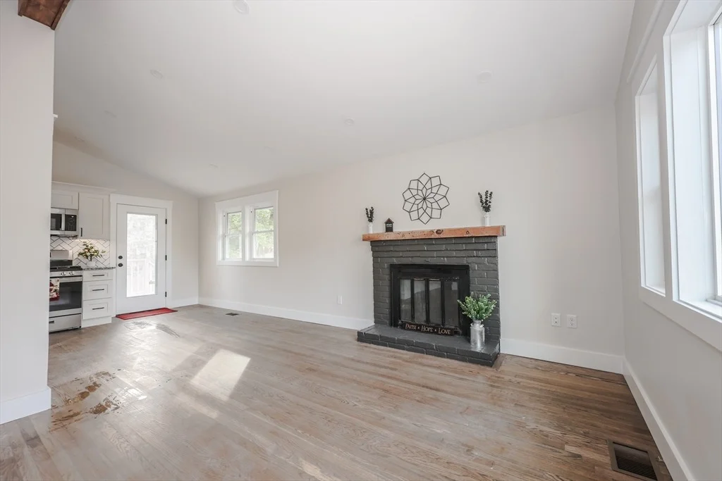 Photo of 1 Knowlton Rd