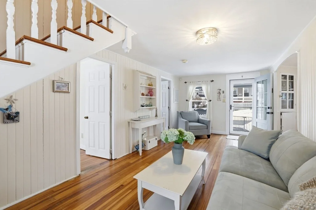 Photo of 137 Hampton Cir
