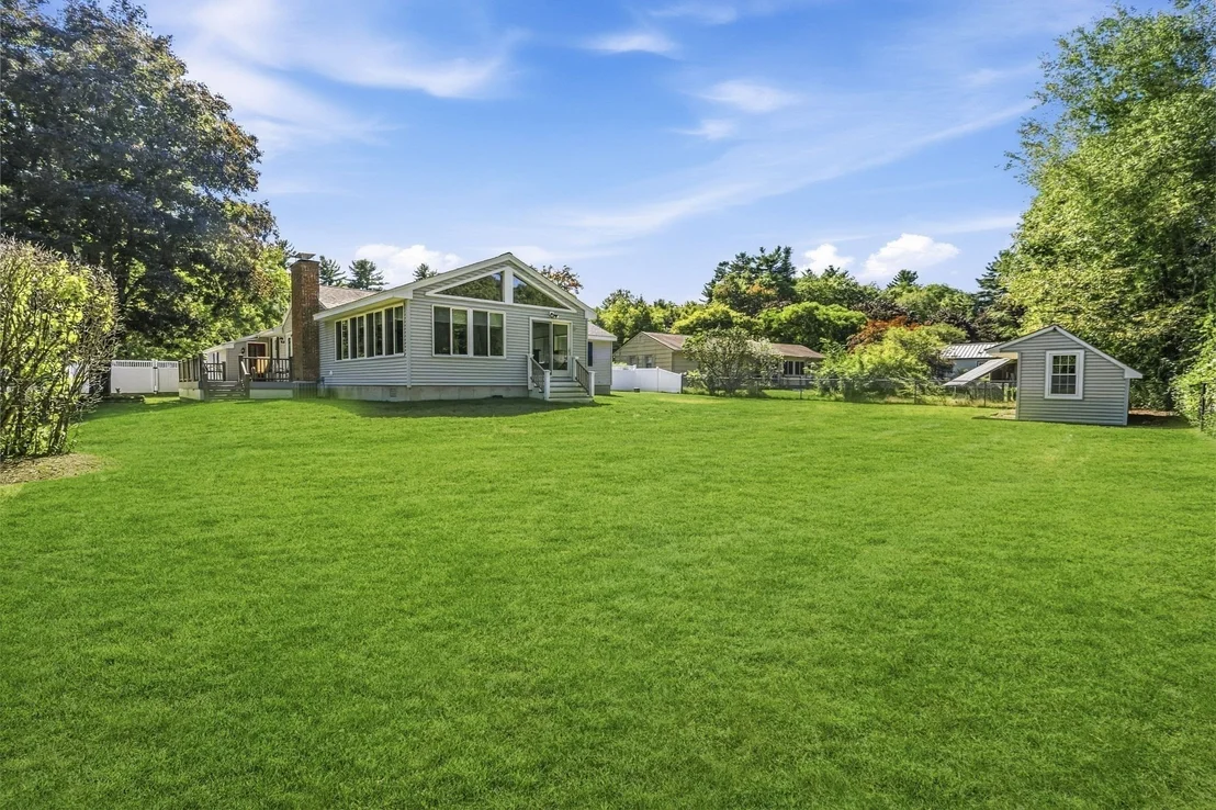 Photo of 207 Loudville Road